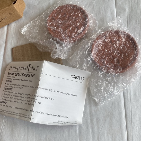 NEW Pampered Chef Brown Sugar Keeper Set of 2 - Picture 2 of 6